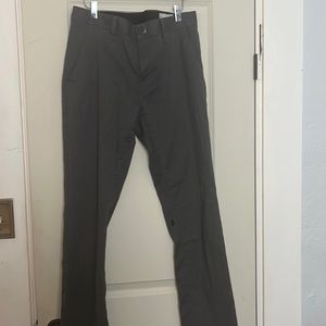 Volcom men’s flat front gray chino pants size 31